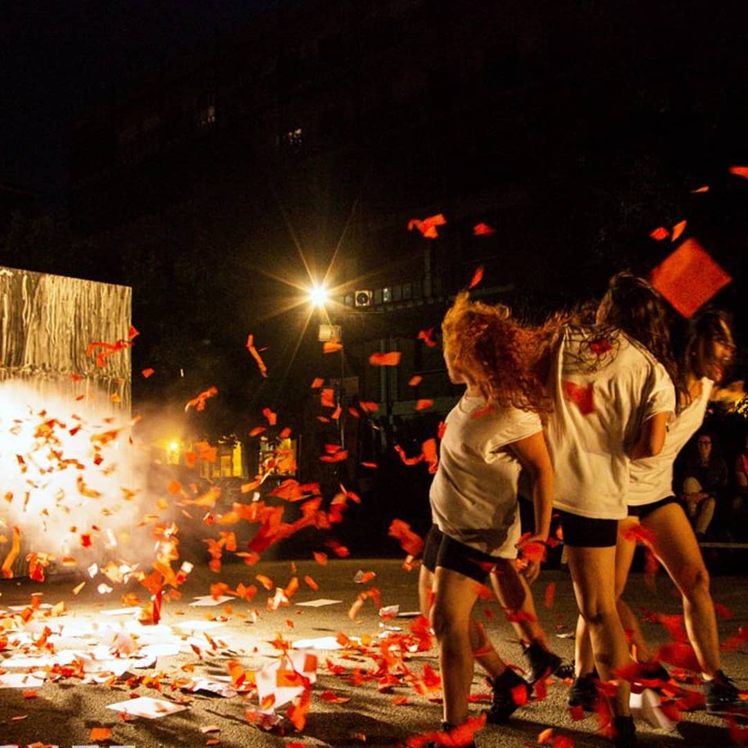 “Domino”, il nuovo spettacolo di Teatro Nucleo, parte per il tour internazionale. La prima il 24 maggio a Pontelagoscuro