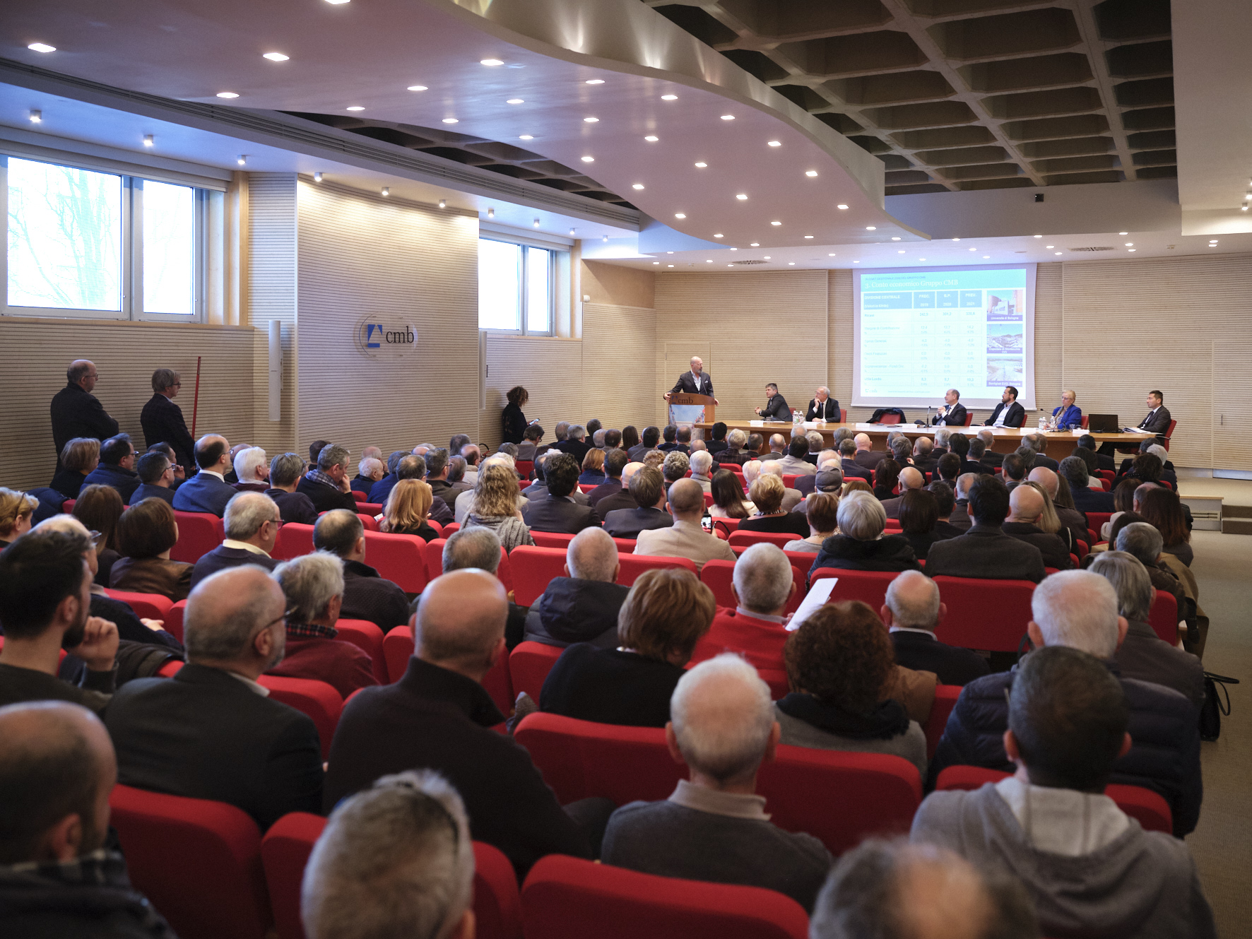 CMB rafforza la crescita e guarda al futuro