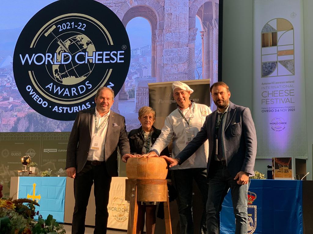 Incetta di medaglie per i soci Granterre-Parmareggio al World Cheese Awards 2021!