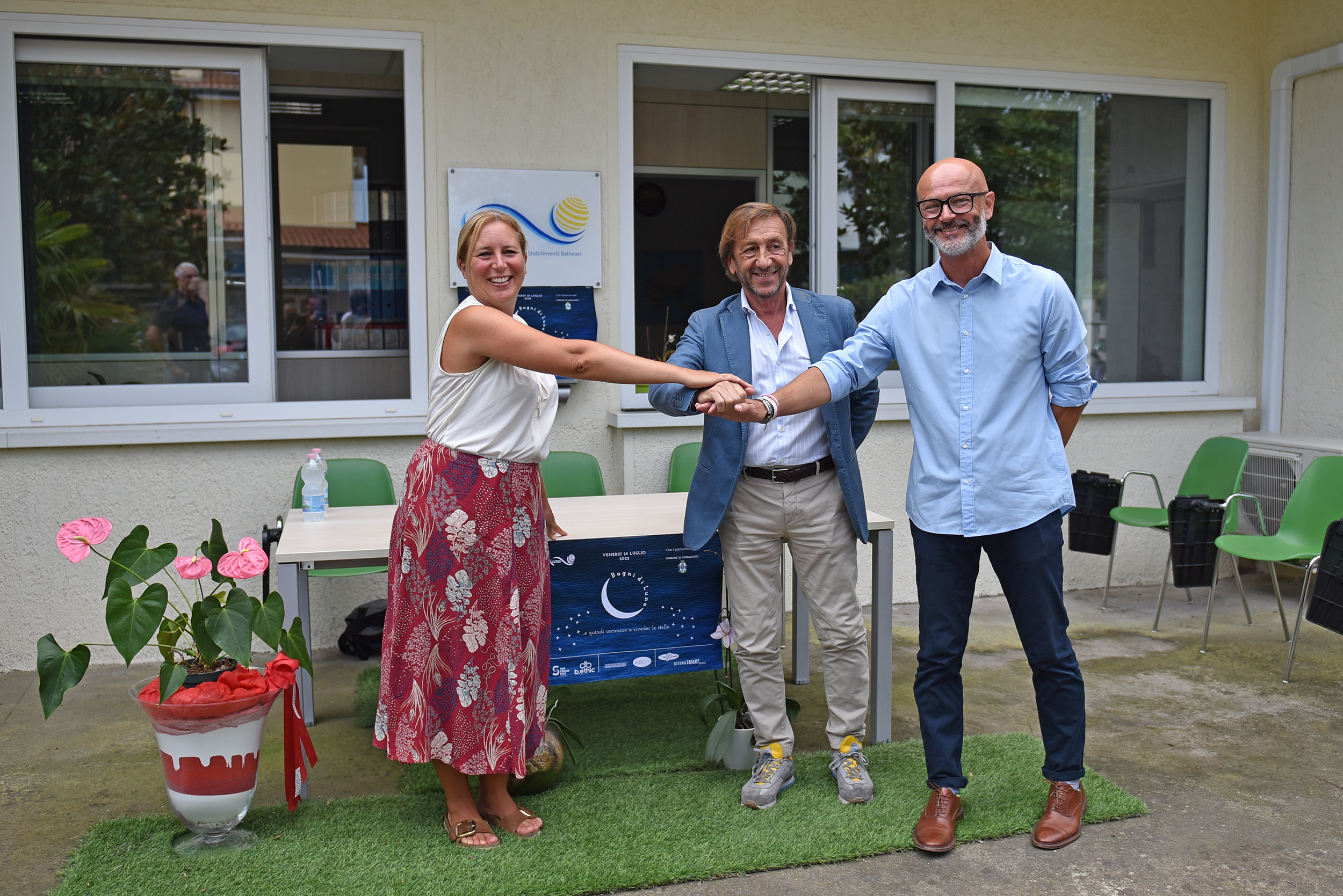 Bagni di Luna: il 5 agosto si cena in riva al mare con la Cooperativa Stabilimenti Balneari di Estensi e Spina