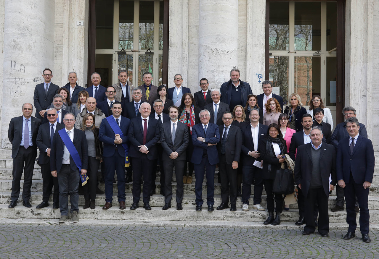 Giorgio Guberti è il nuovo presidente della Camera di Commercio di Ferrara e Ravenna. In consiglio anche Chiara Bertelli (Legacoop Estense) Giorgio Guberti è il nuovo presidente della Camera di Commercio di Ferrara e Ravenna. In consiglio anche Chiara Bertelli (Legacoop Estense)
