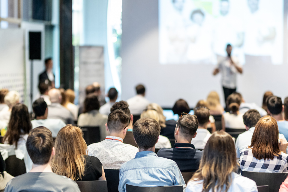 Incontro organizzato da Dipartimento Economia Unife rivolto agli studenti: il 2 ottobre gli studenti incontrano Legacoop Estense con Finpro, CIDAS e altre cooperative
