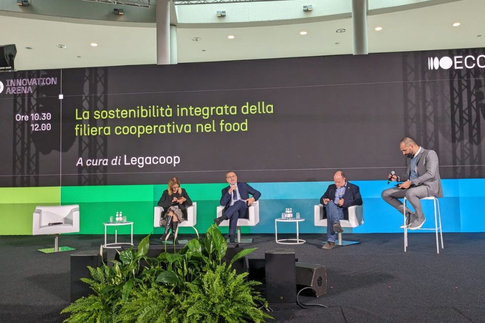 A Ecomondo l’incontro di Legacoop dedicato alla filiera cooperativa nel food. Gamberini: benefici durevoli a vantaggio delle comunità