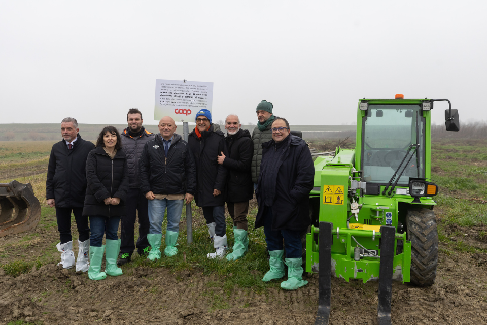 La macchina della solidarietà del sistema Coop: donati oltre 2,1 milioni di euro per l’alluvione in Emilia-Romagna e Marche