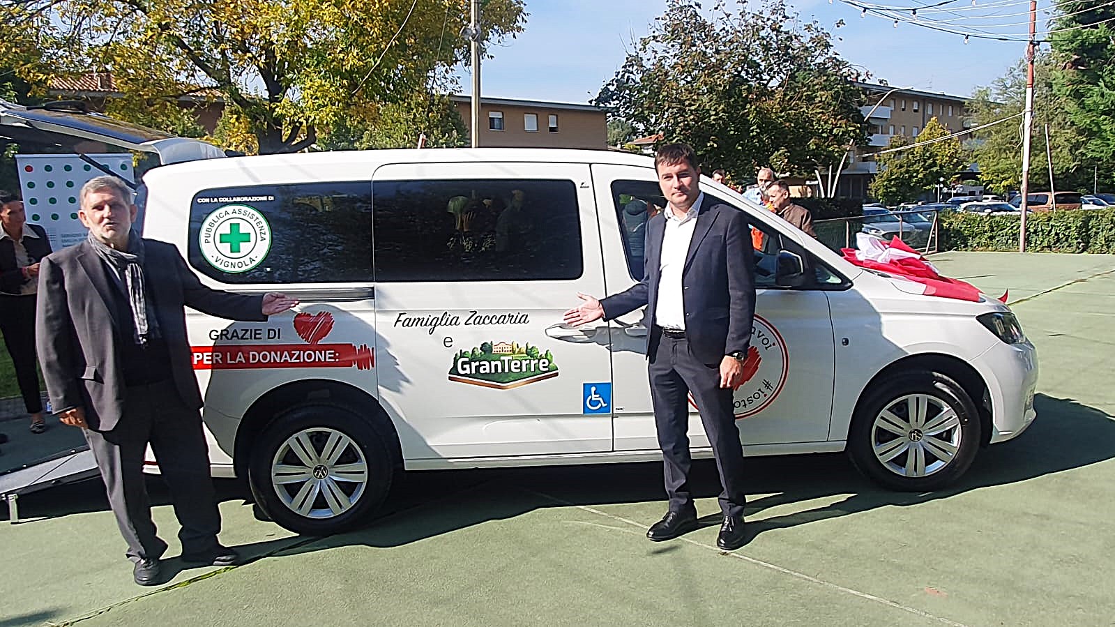 GranTerre dona un’autovettura per il trasporto di pazienti oncologici. Manni: “un gesto in memoria di Albizzo Zaccaria” GranTerre dona un’autovettura per il trasporto di pazienti oncologici. Manni: “un gesto in memoria di Albizzo Zaccaria”