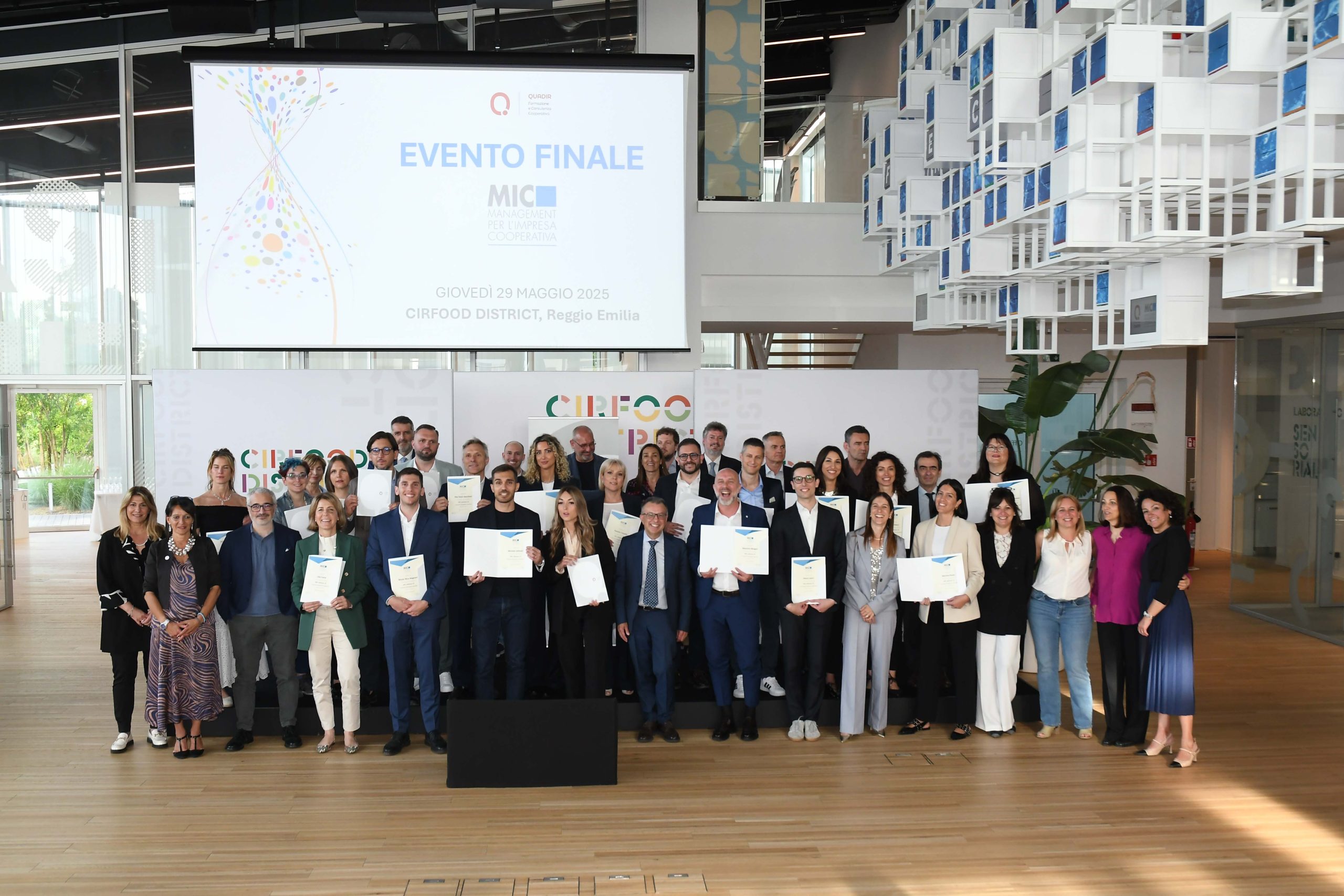 “Visioni cooperative”, evento finale del corso manageriale MIC. Tra i partecipanti diversi cooperatori e cooperatrici di area estense “Visioni cooperative”, evento finale del corso manageriale MIC. Tra i partecipanti diversi cooperatori e cooperatrici di area estense