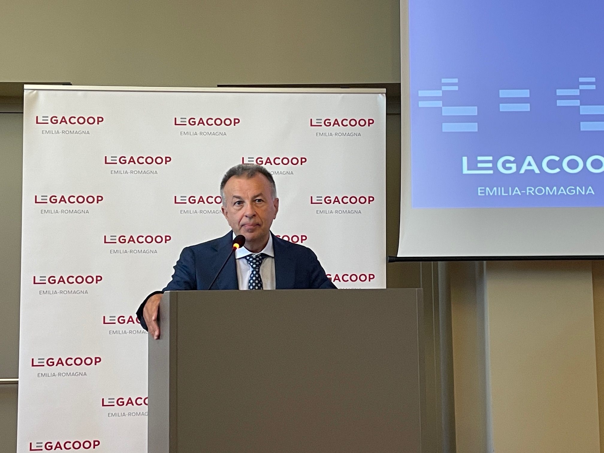 Le cooperative dell’Emilia-Romagna tra crescita e incertezza. Positivo il 2024, domanda stabile nel 2025 ma si continua a investire Le cooperative dell’Emilia-Romagna tra crescita e incertezza. Positivo il 2024, domanda stabile nel 2025 ma si continua a investire